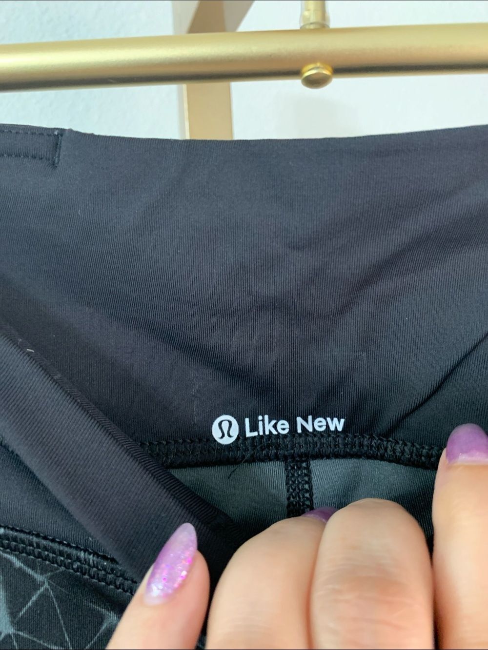 Lululemon Black Geometric Print Athletic Leggings- 7/8 length-Size 6 - Picture 2 of 9